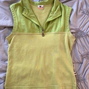 Green crop top with an adjustable zipper!